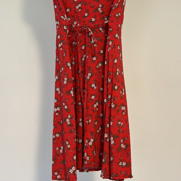 Sabrina Carpenter x Aéropostale red dress 🤍 - Picture 5 of 5